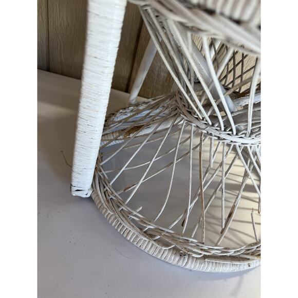 Vintage Children's Wicker Peacock Chair 29”Tall White Sturdy Chair Rare Find - Picture 3 of 7